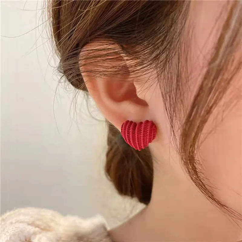 Vertical Stripe Big Red Heart Stud Earrings for Women Korean Lovely Temperament Brincos Wholesale Girl Gift