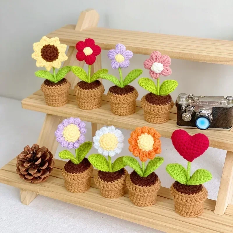 Mini Knitted Sunflower Potted Cute Hand-woven Rose Tulip Crochet Flower Finnshed Fake Flowers Car Table Decor Friends Gift Rosas