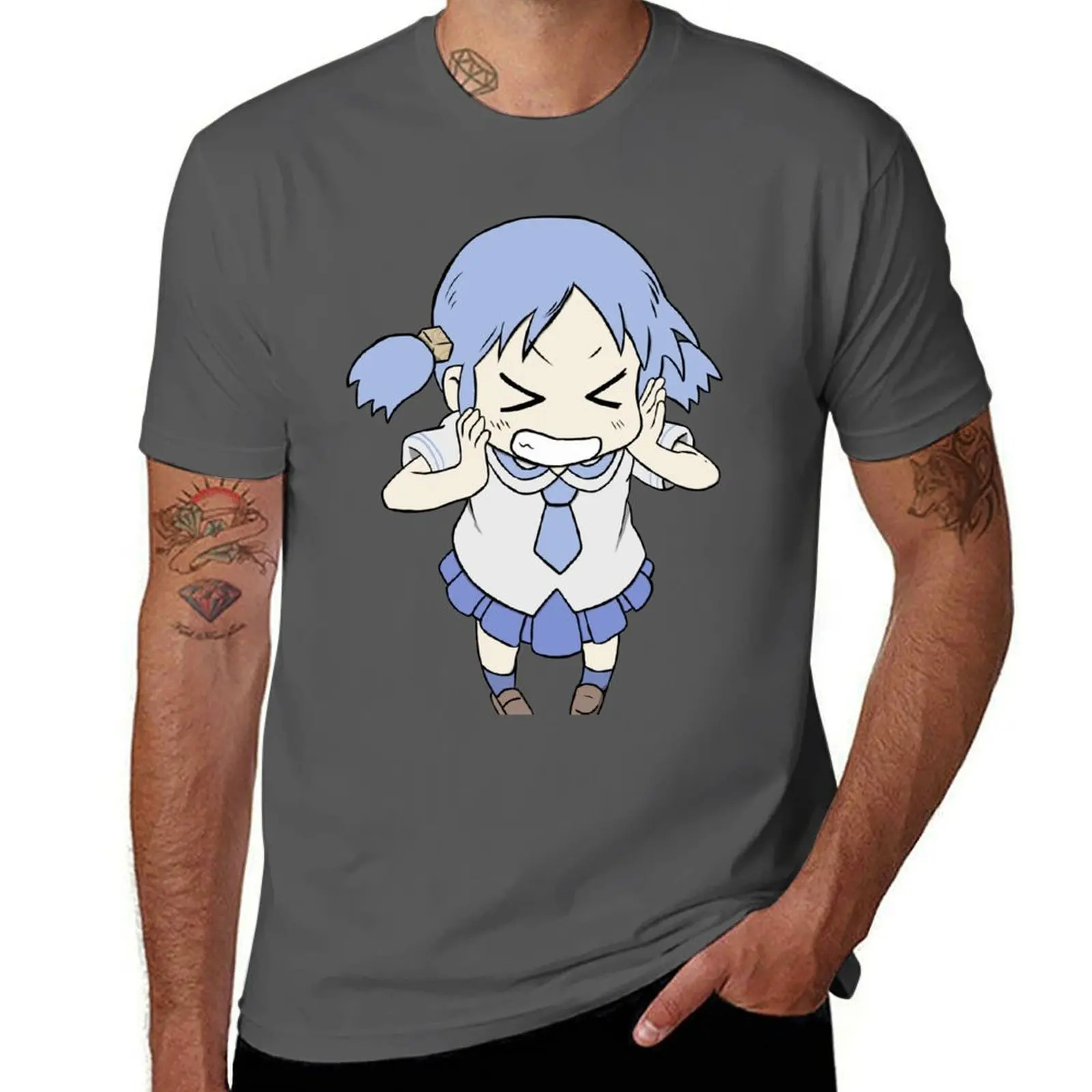 Camiseta Mio-chan (Nichijou) con diseño de trabajo de construcción