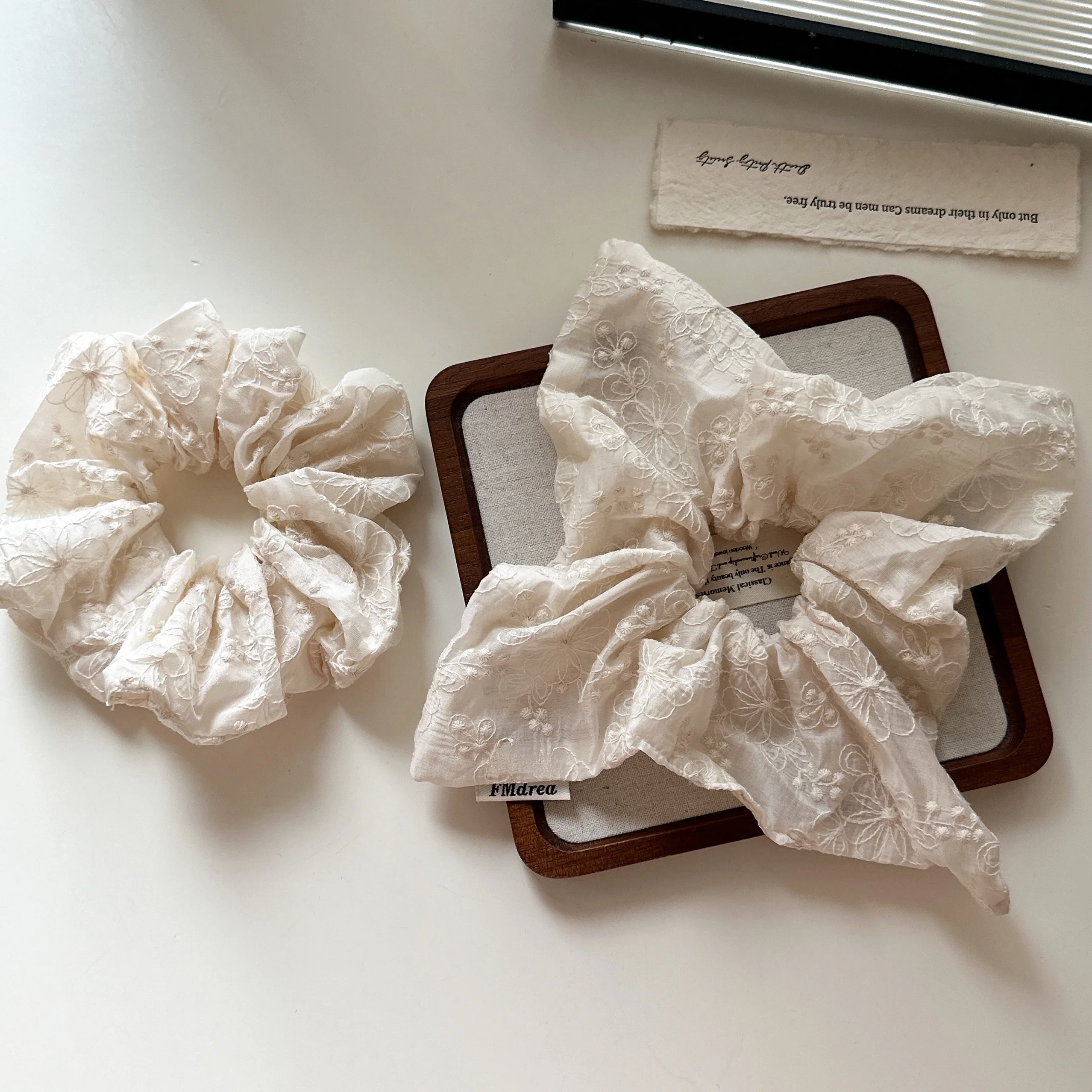 

Korean Sle Embroidered Square Scarf Hair Ties No Damage to Hair Ele Hair Accories for Low Ponytail And Big Bow