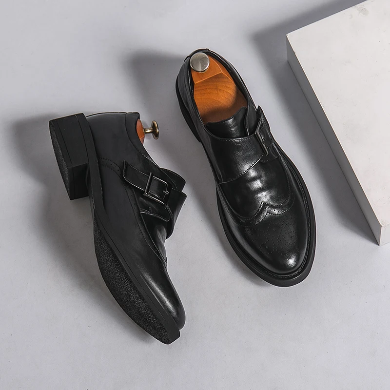 Retro Men Brogues Shoes Black Color Men Casual Low-top Durable Comfortable Leather Shoes with Pointed Toes Sizes 38-46 Men Shoes
