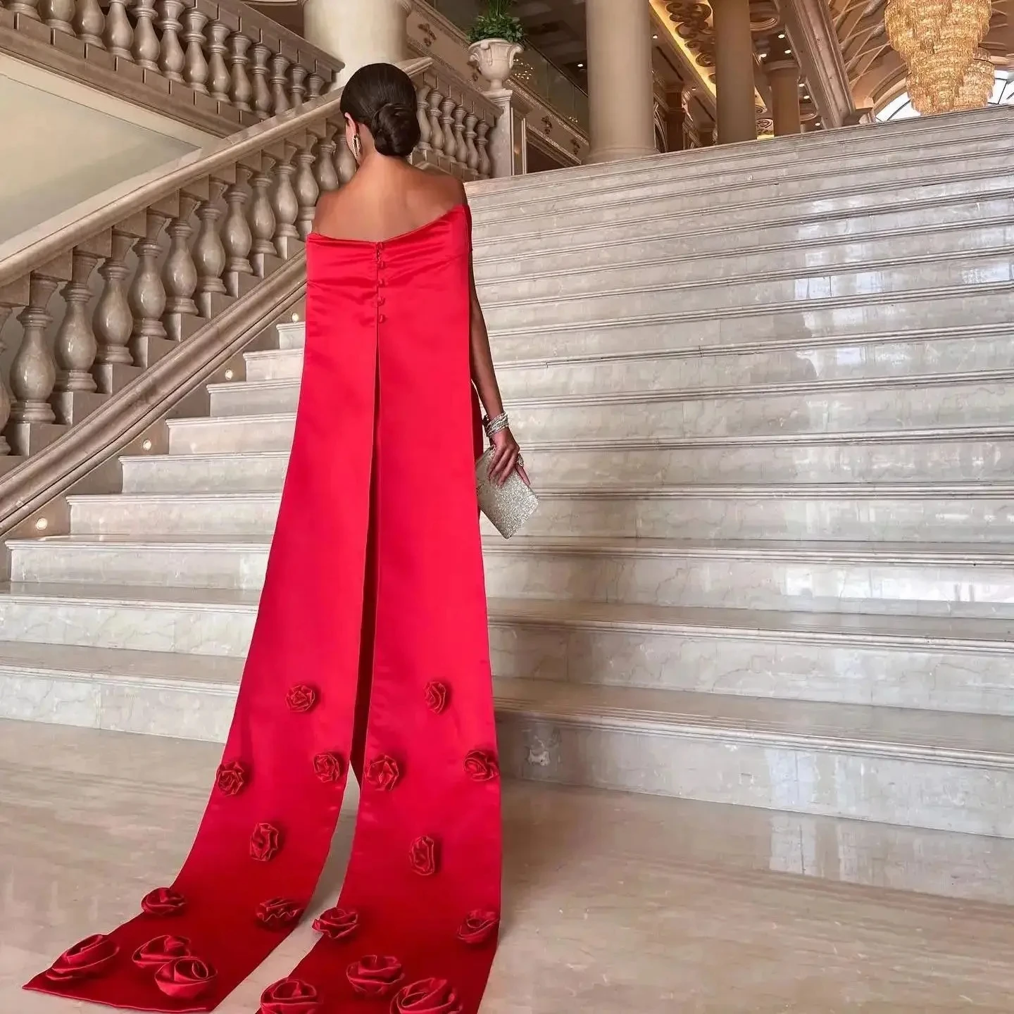 Abito da sera rosso di alta qualità con spalle scoperte Fiori 3D Applicazioni in pizzo Abiti da ballo in raso Abiti da spettacolo Robe De Soiree