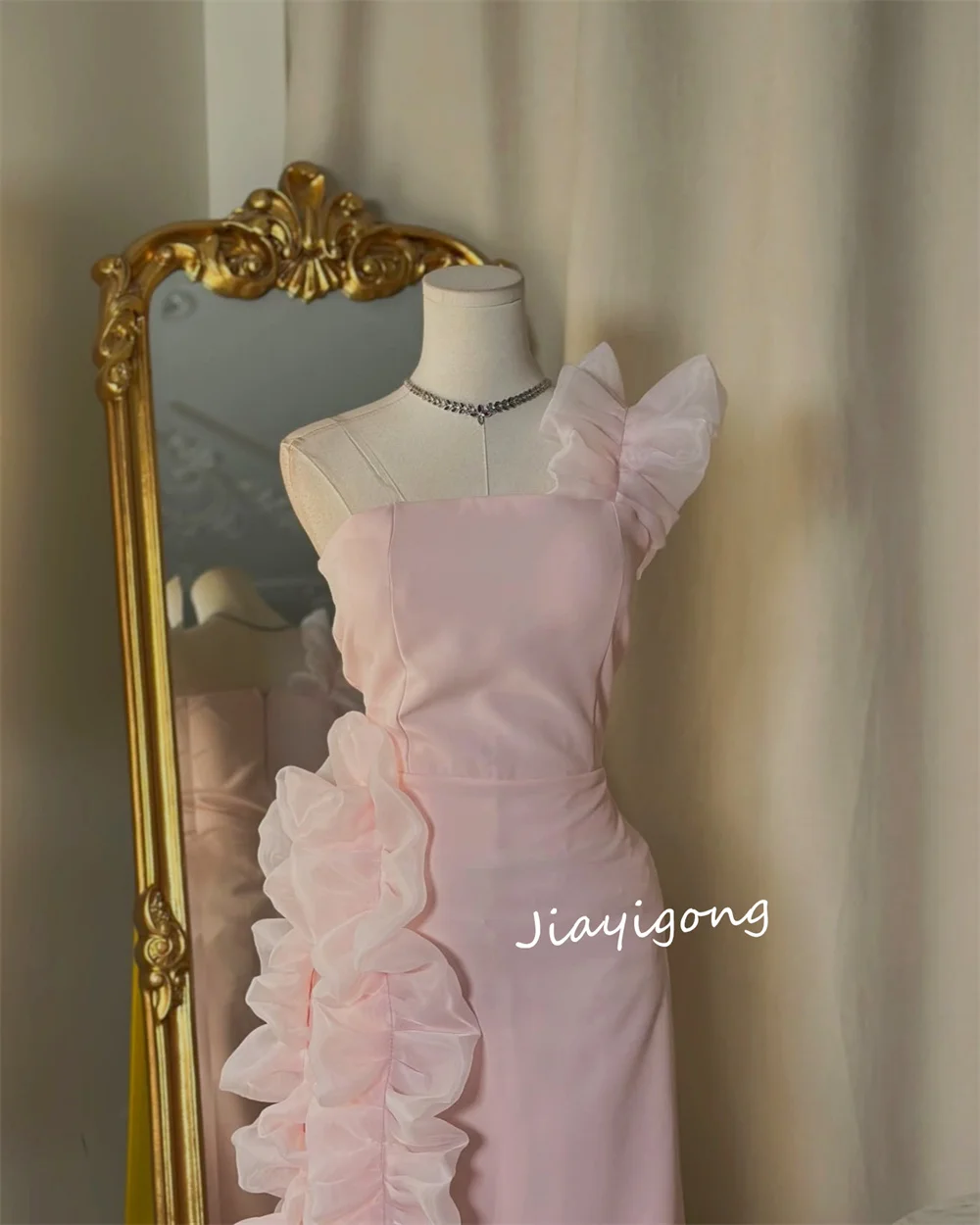 ที่กําหนดเอง Sparkle Jersey Pleat Ruched A-Line ชุดเดรสยาวไหล่เดียว Bespoke โอกาสคุณภาพสูงเรียบง่าย