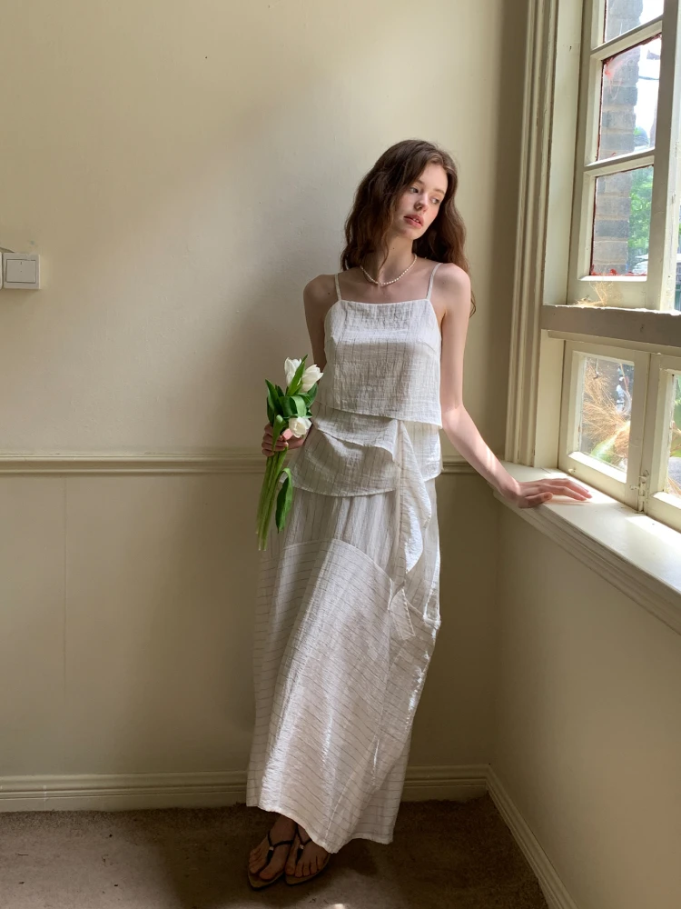 

New ZHU Women's Hollow Stripe Vest Strap Set Summer Skirt Simple Design High-End Feeling Nylon Fabric V-ne Two-piece Suit