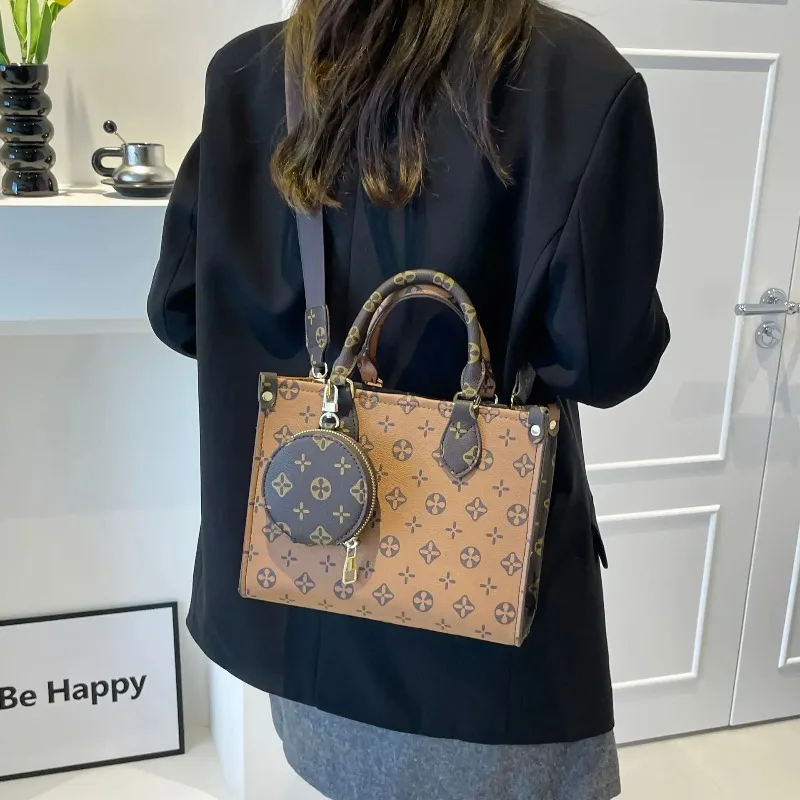 

Luxury Old Flower Tote Bag, Big-name Shoulder Bag, Premium Commuter Women's Bag