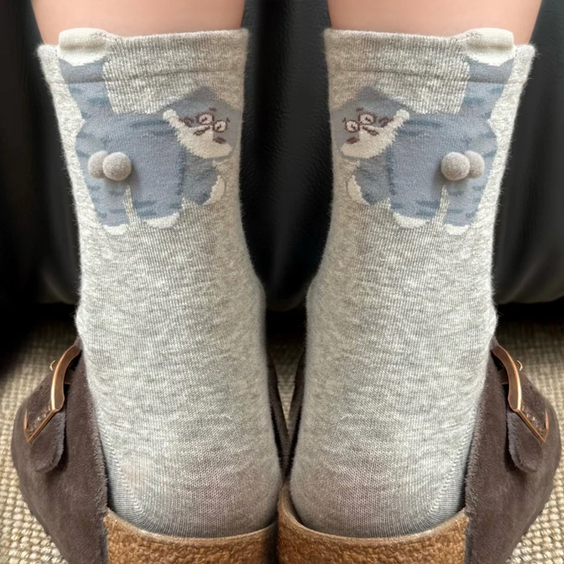 Novidade gato bunda ovo meias gato impressão macio respirável algodão meio tubo meias engraçado sono chão casa meia presente para gatos amantes