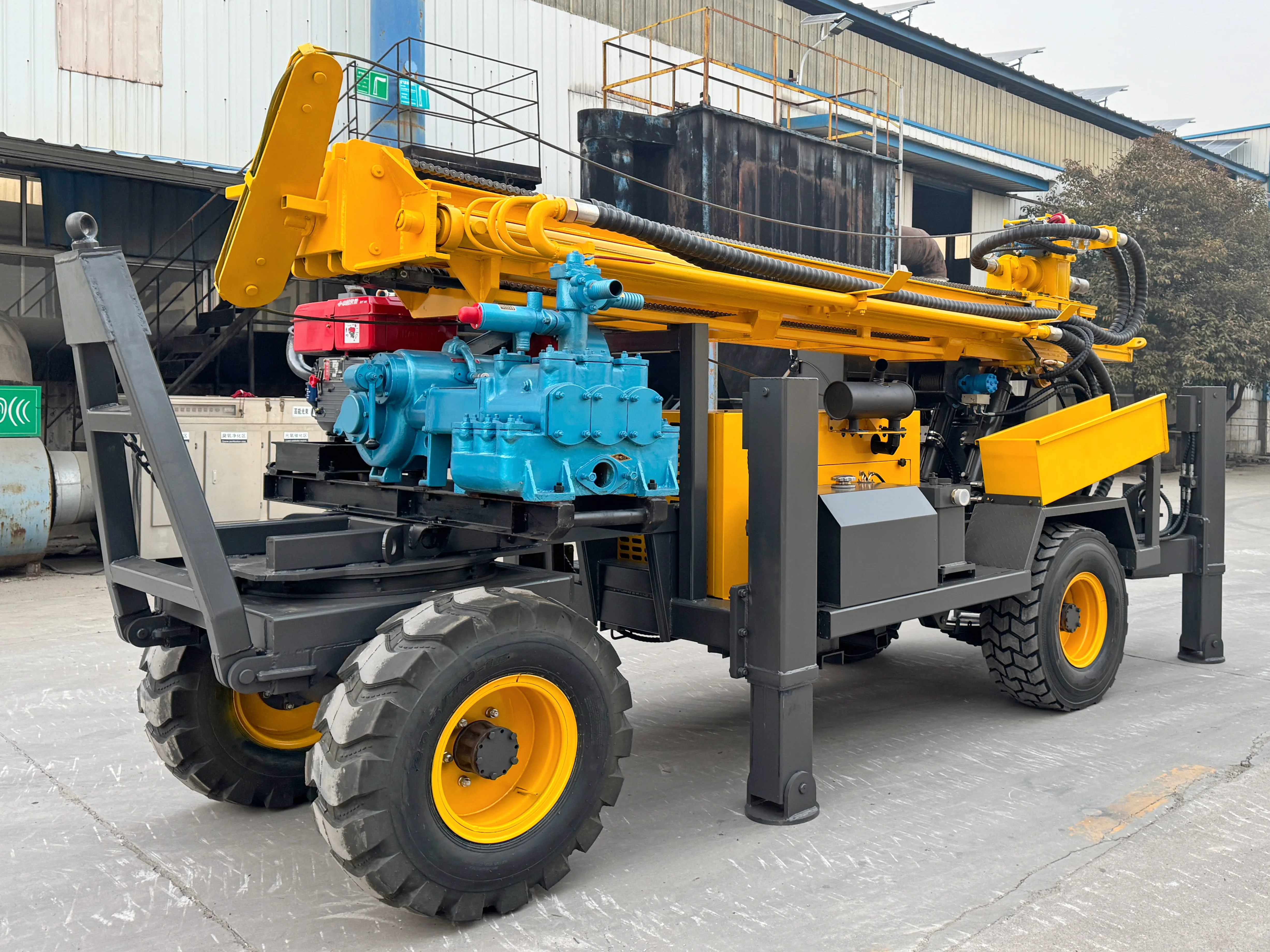 جهاز حفر آبار المياه الهيدروليكي المخصص 350 متر آلة حفر آبار المياه الزاحفة الهيدروليكية المحمولة