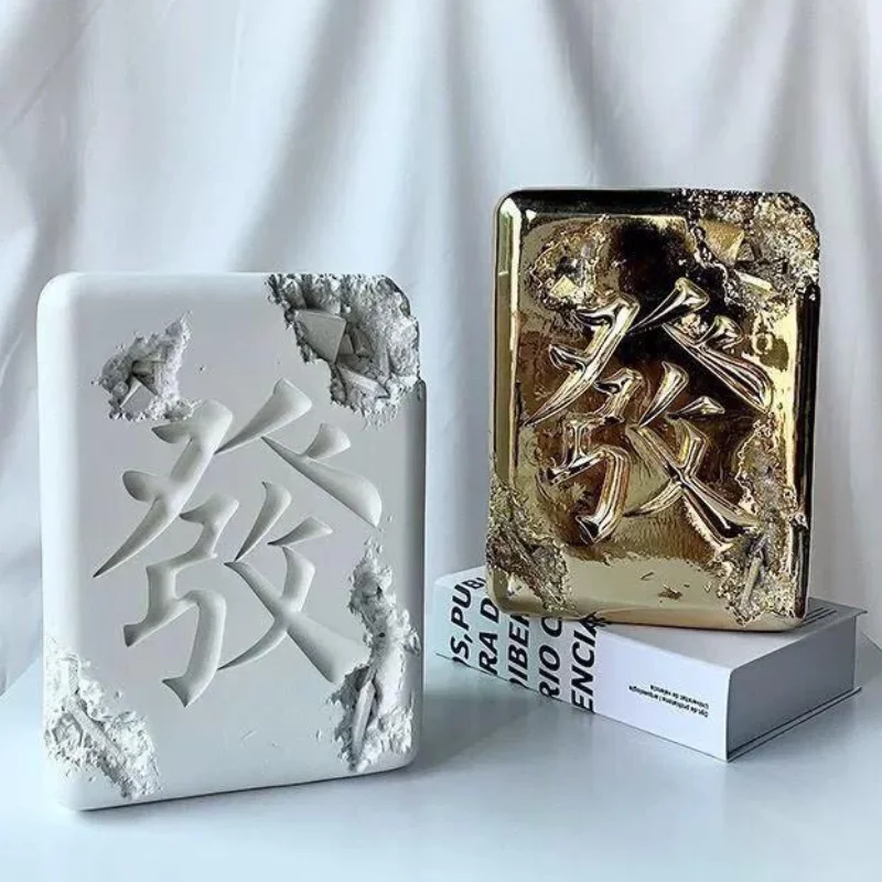 

Modern Art Figurines Home Decor Interior Desk Accessories Office Luxury Ornaments Boyfriend Original Funny Gifts Accessories