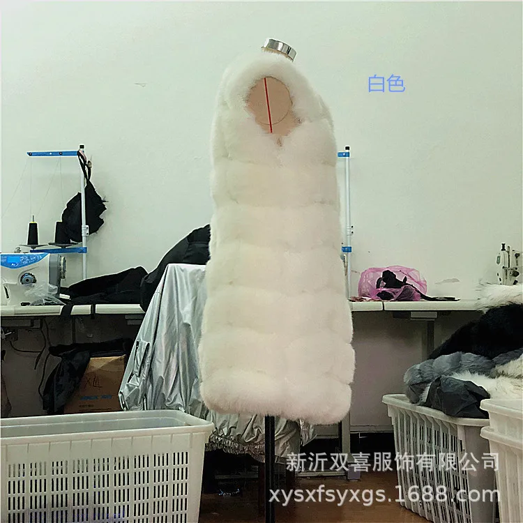 معاطف نسائية من فرو الثعلب الصناعي سترات طويلة فضفاضة ورقبة مستديرة بدون أكمام مغطاة بأزرار سميكة ودافئة من الفرو غير رسمية لخريف وشتاء 2025 #2