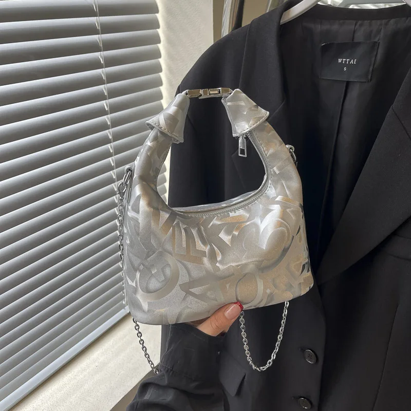 

​​2025 New Womens Chain Letter Print Shoulder Bag Fashionable Crossbody Purse Stylish Commuter Bag Premium Trendy Handbag
