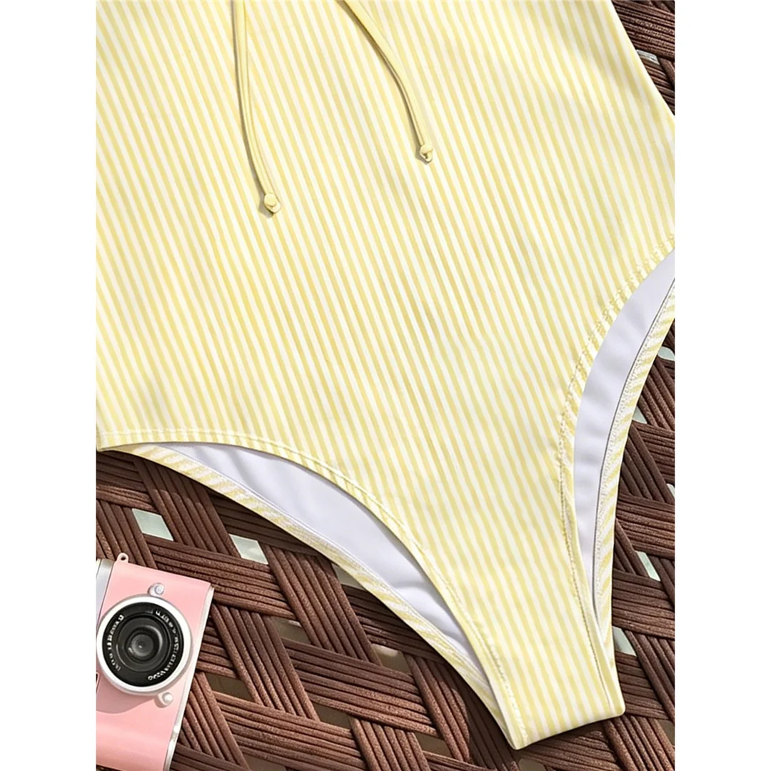 S - XL, gestreift, kariert, V-Ausschnitt, Damen-Badeanzug, einteiliger Badeanzug, Damenmodell mit Rüschen, hoher Beinausschnitt, gepolstert, Badebekleidung, Badeanzug, Modell V8288. – Detail 9