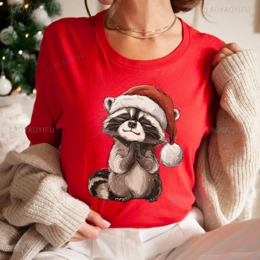 Racoon Christmas T-Shirt Funny Animal Cosplay Outfit Santa Hat T Shirt Breathe Comfort Y2k Women Tshirt Casual Fashion Man Tees