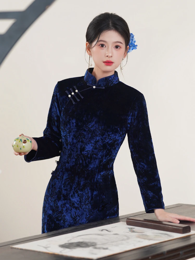 

Синее бархатное ципао: зимняя одежда с флисовой подкладкой, утепленное, для молодых мам, на каждый день, в новом китайском стиле, с длинными рукавами, полной длины