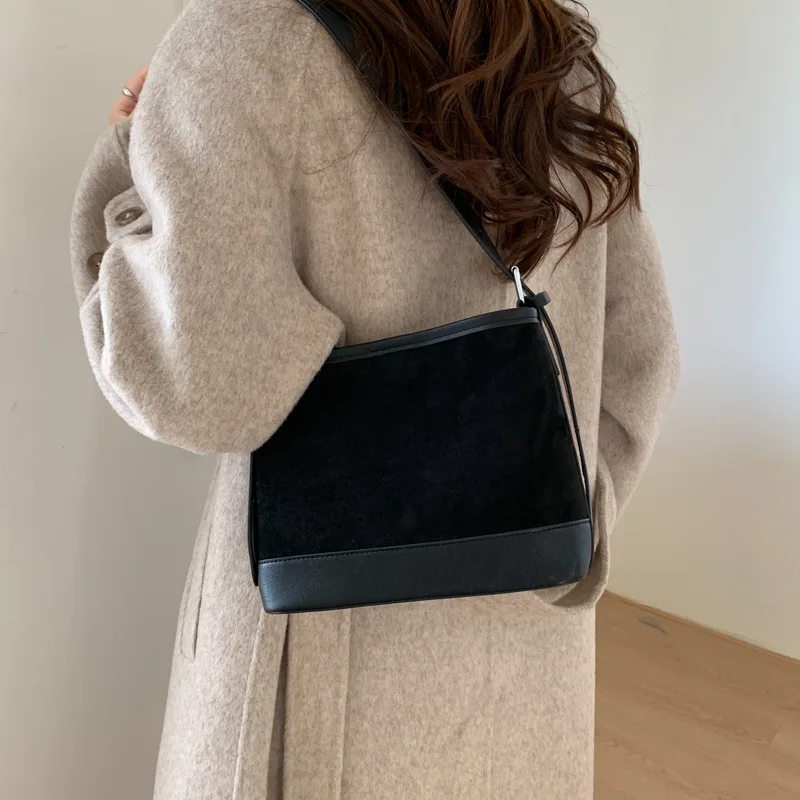 

2025 Versatile Shoulder Bag, Minimalist Underarm Purse for Women, Fashion Tote Crossbody, Casual Day-to-Night Bag, Textured