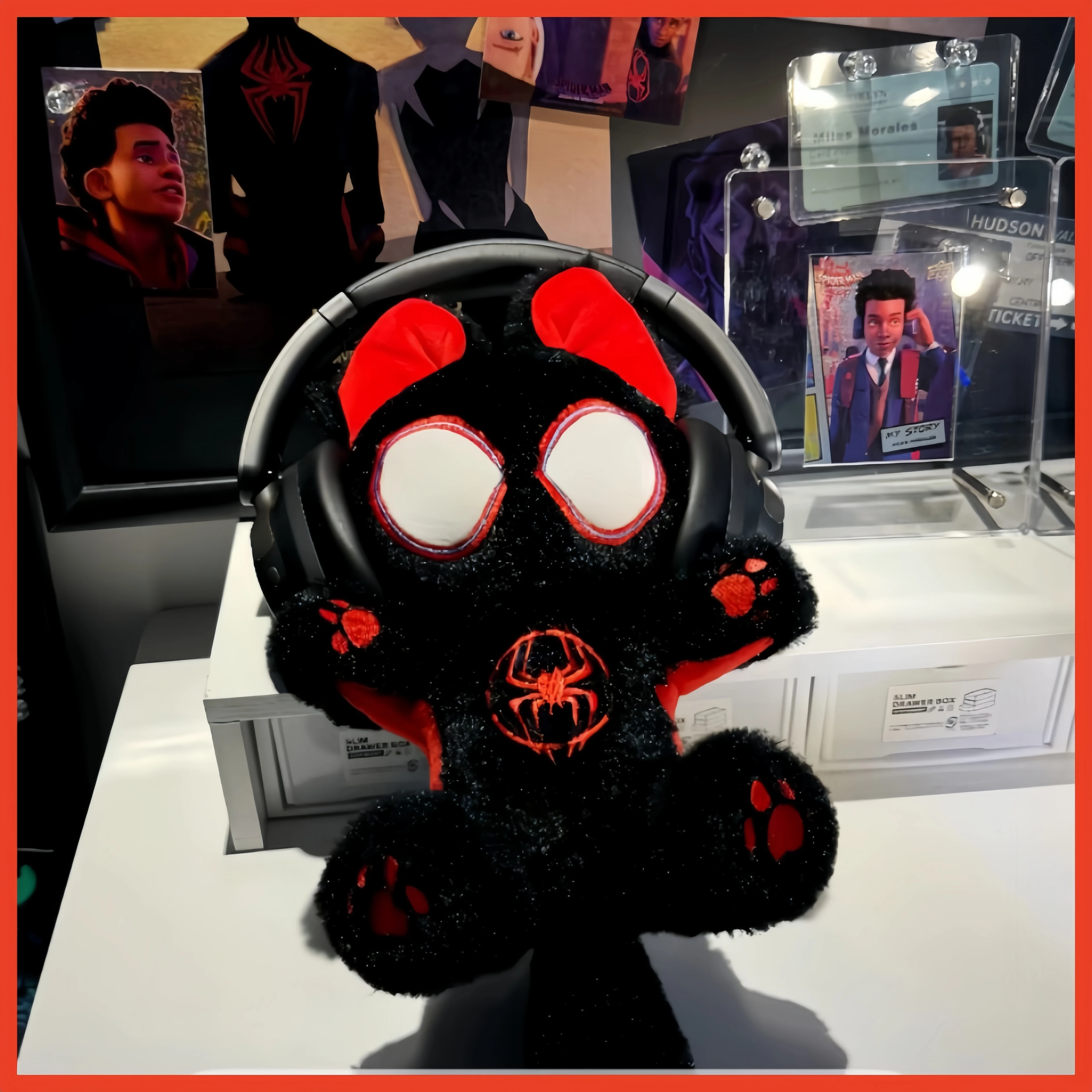 

Official Marvel Miles Spider Man Cat Shape 25cm Kawaii Plush Doll Avengers Character Peripheral Home Decoration Christmas Gift
