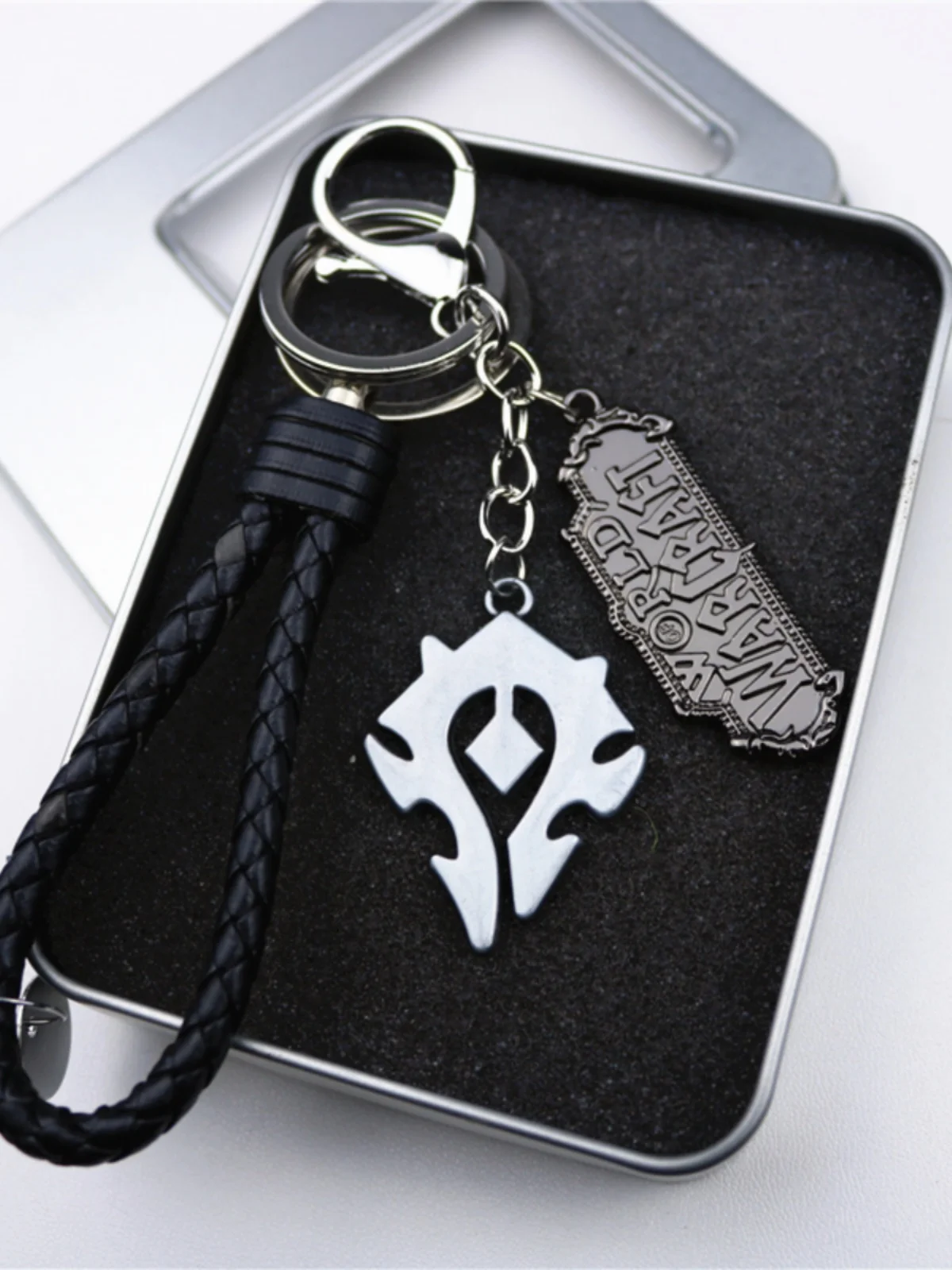 Game WOW World of Warcraft KeychainThe Alliance Horde Flag Marks Keyring For Men Boys Gifts