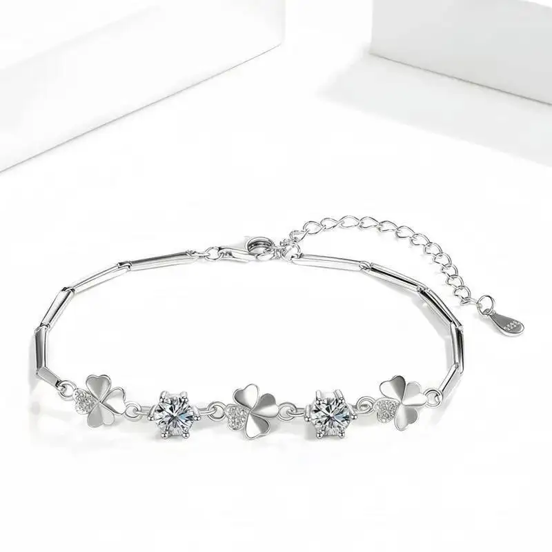 

Four-Leaf Clover Moissanite Luxury Inlaid Bracelet S925 Sterling Silver Imitation Diamond Jewelry Versatile Korean Style
