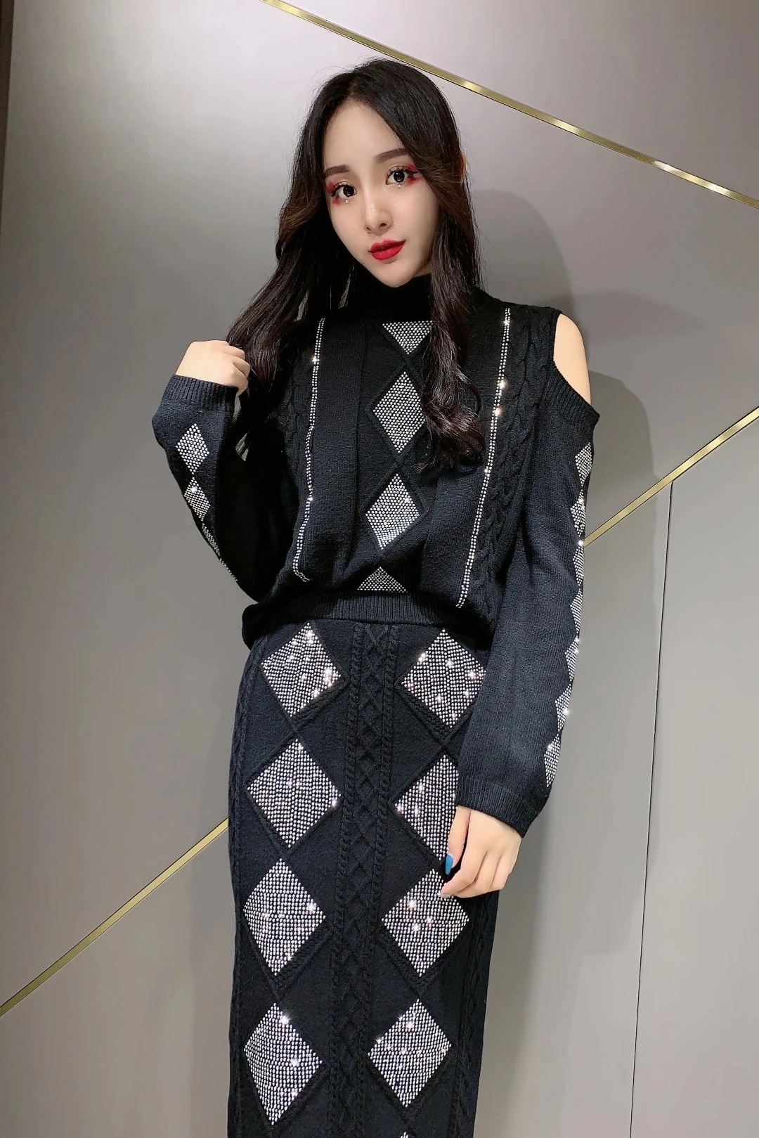 Top and Skirt with Diamonds 2023 Spring Half Turtleneck Off-the-Shoulder Sweater Rhinestone Long Knitting Skirt Two-Piece Suit