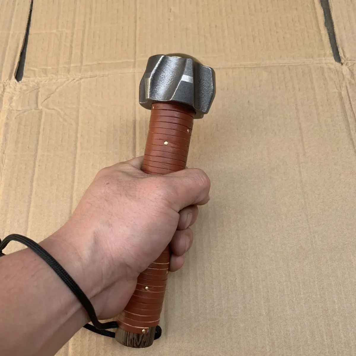 Outdoor-Sport Kampfkunst Fitness Hammer sechseckige Knochen Knospe Ärmel Auto Notfall Flucht Sicherheit Hammer Werkzeuge