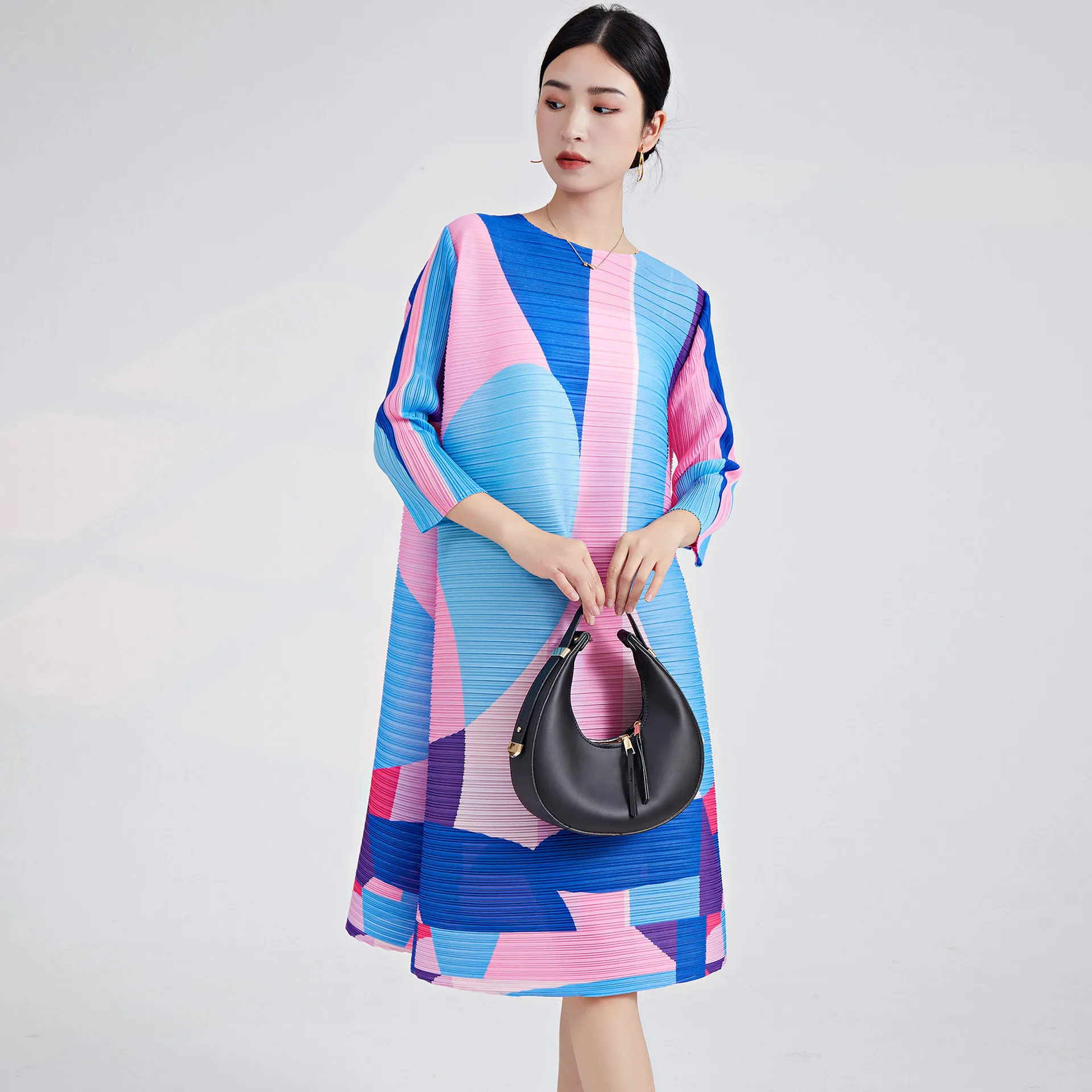 

Miyake Premium Women's Summer Contrast Dress Round Neck Round Neck Loose Large Size Temperament Commuter Versatile Small Skirt