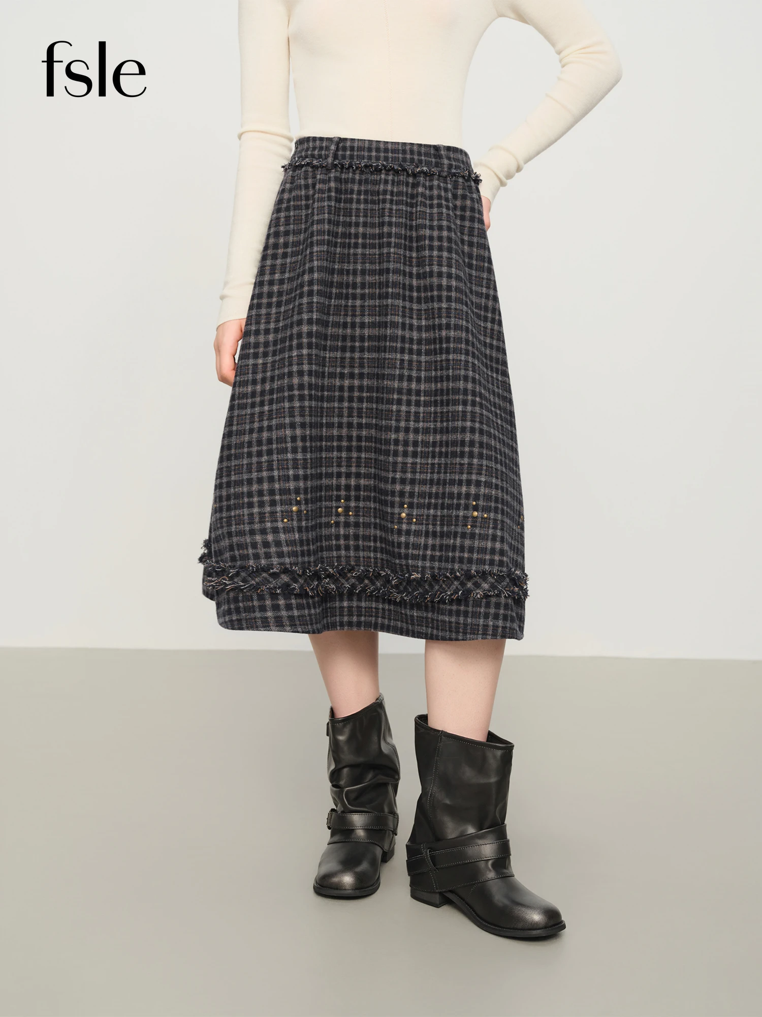 FSLE【Premium Series】 Casual Series Wool High-Waisted Checkered Skirt Wooden Buttons A-Line Skirt Women Winter 2025 New Arrival