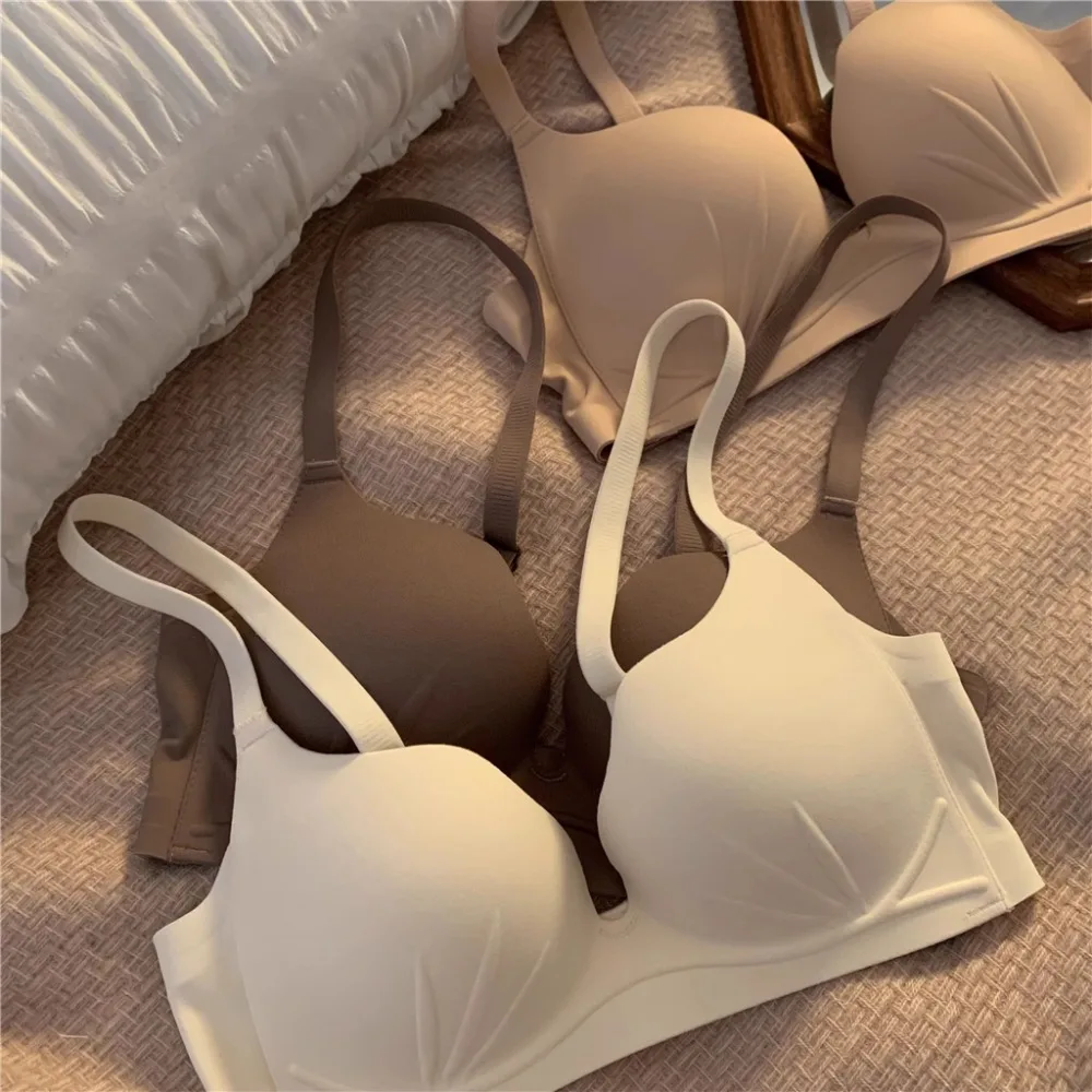 New Frameless Breast Augmentation Bra Simple Ringless Push-up Bra Traceless Breathable Underwire Bras Women