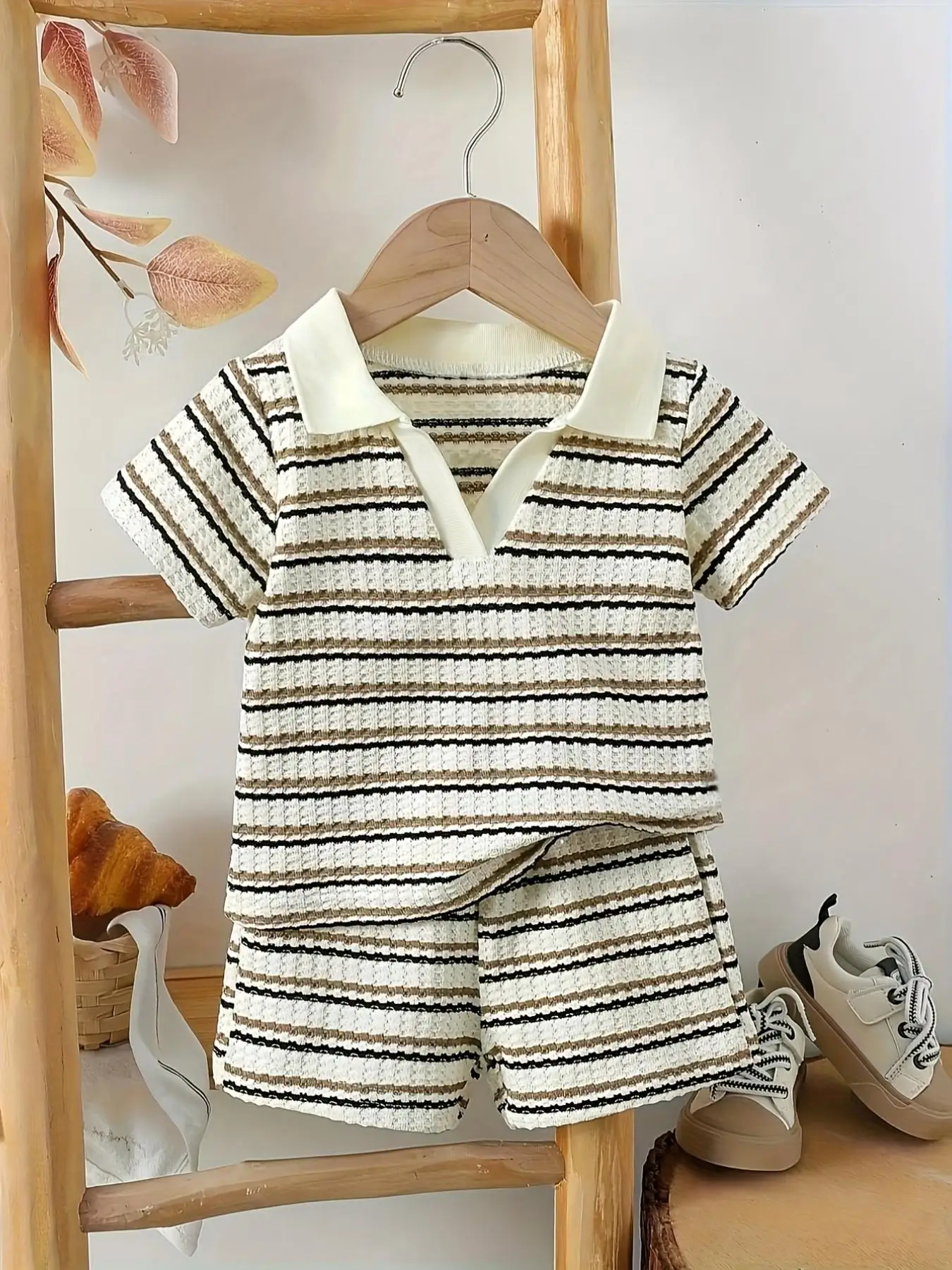 Boys Summer Striped V-Neck Short Sleeve Top with Beltless Shorts Set for Outdoor Games And Casual Home Rest Fashionable And Comf