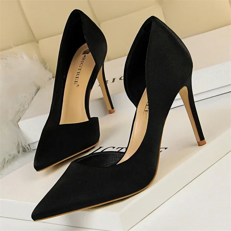 Zapatos de tacón sexis con punta estrecha para mujer, diseño a la moda, tacones ahuecados con lado oscuro, Stiletto, zapatos de Stripper para fiesta y boda, talla 34-40