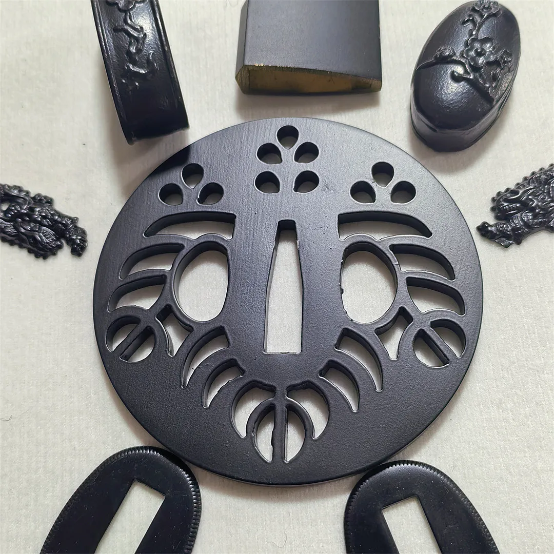 A Set Steel Iron Black Tsuba+Menuki+Fuchi+Kashira Fittings For Japanese Samurai Sword Katana Wakizashi Tanto Guard Accessory