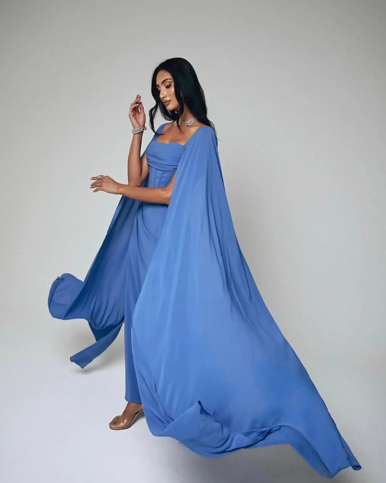 فستان حفلات شيفون أزرق مخصص في المملكة العربية السعودية أنيق بياقة مربعة على شكل حرف a فستان سهرة كلاسيكي بطول الأرض فساتين المشاهير