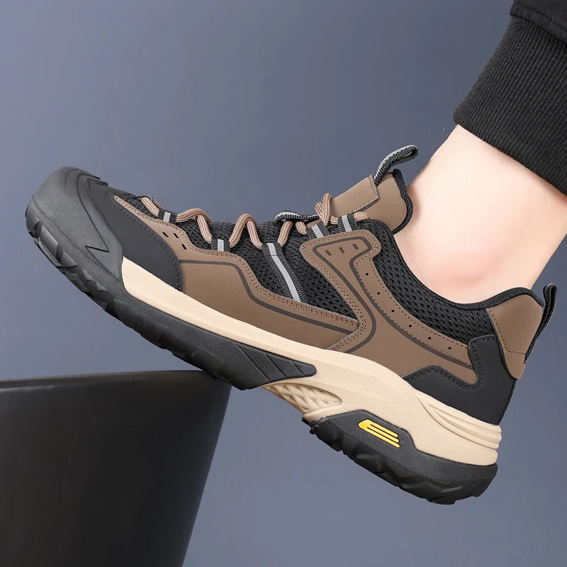 

Outdoor light shoes for men and women for summer casual sneakers for running and hiking.