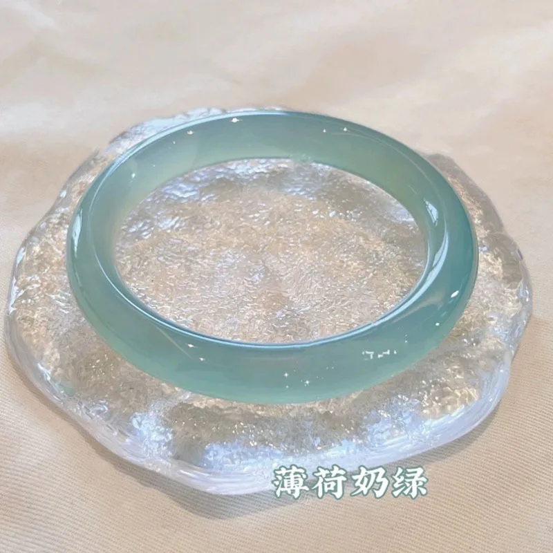 calcedonio-bracciale-naturale-e-traslucido-in-gelatina-di-litchi-un-regalo-di-lusso-leggero