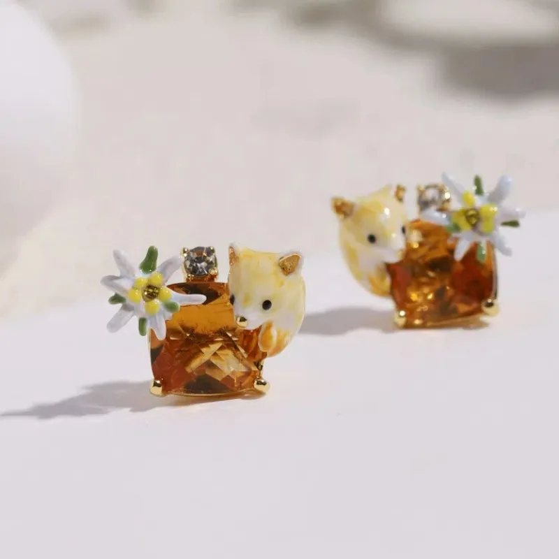 

Cute Small Funny Yellow Arctic Fox Animal Caring Sense Square Light Brown Stone White Daisy Flower Stud Earrings, Ear Hooks