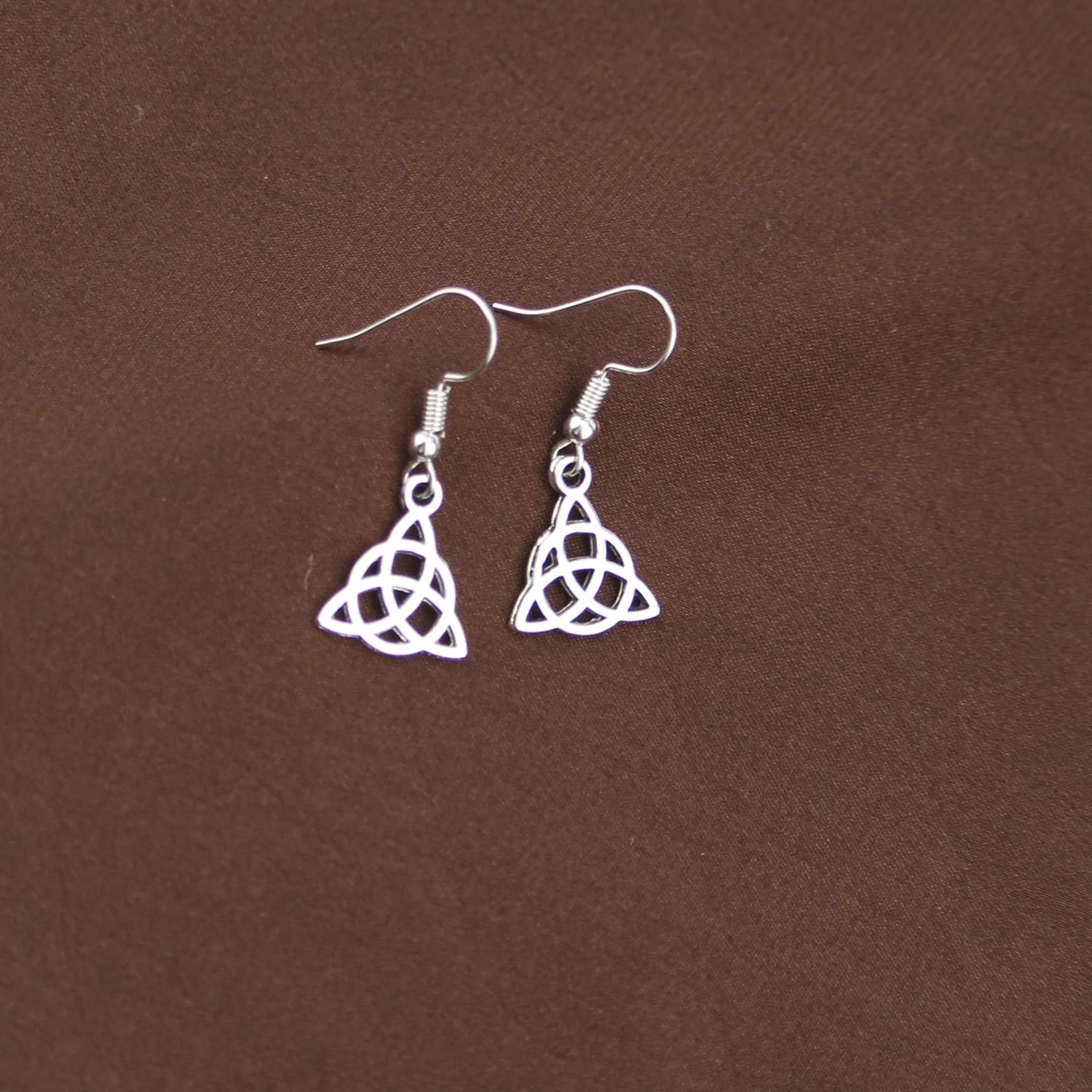 Skyrim Trinity Celtics Irish Knot Dangle Earrings Viking Triquetra Amulet Protection Jewelry Valentine's Day Gift for Women - view 3