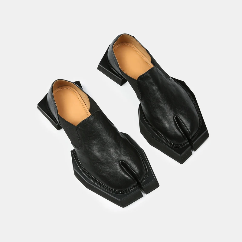 Scarpe con punta divisa donna tacchi spessi Design alla moda personalizzato suola spessa irregolare scarpe con zoccolo di maiale a ferro di cavallo