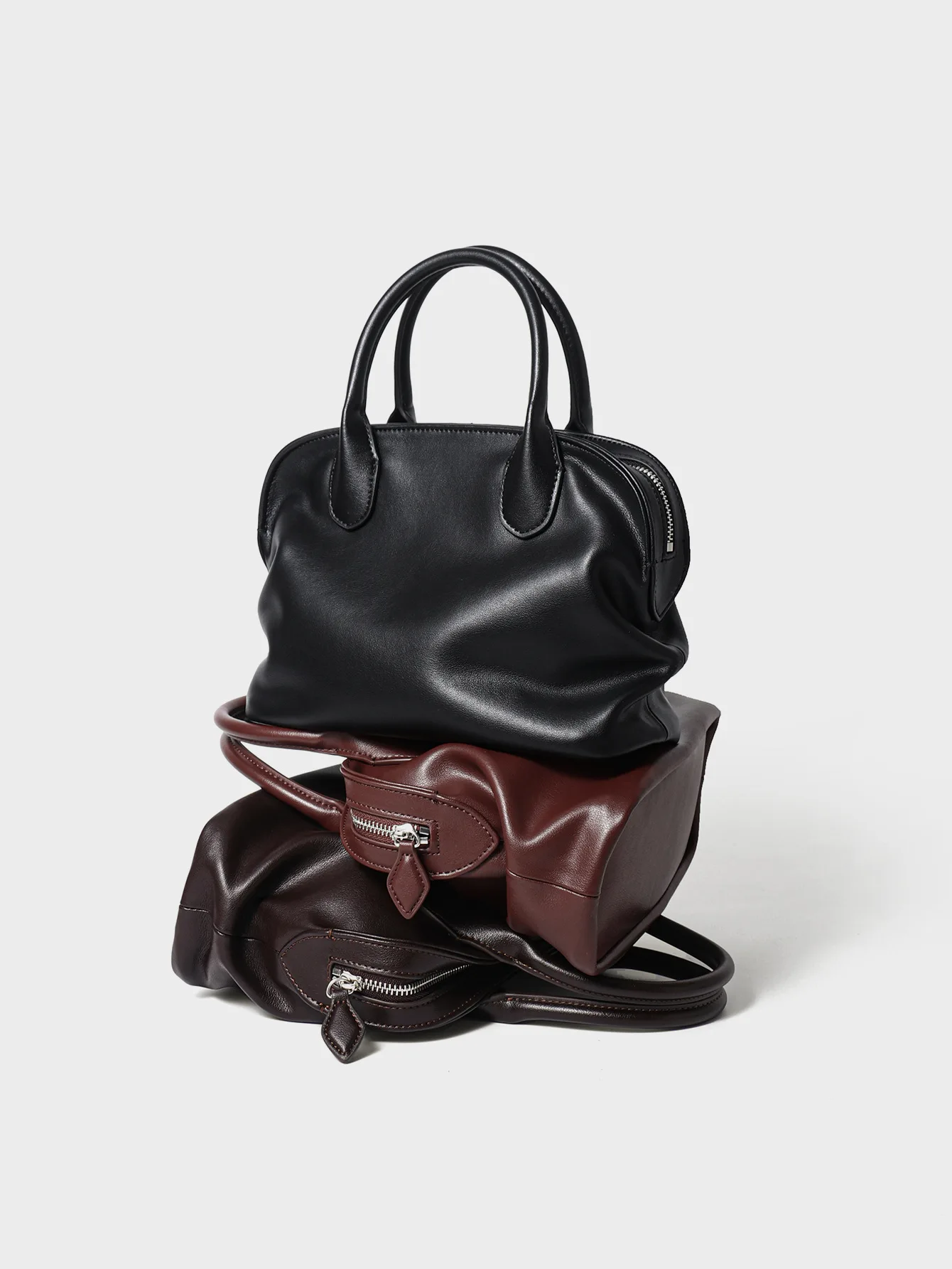 

2026 New Luxury Shell Bowling Bag Top Layer Cowhide Pleated Handbag Women's Commuter Large Capacity Crossbody Bag