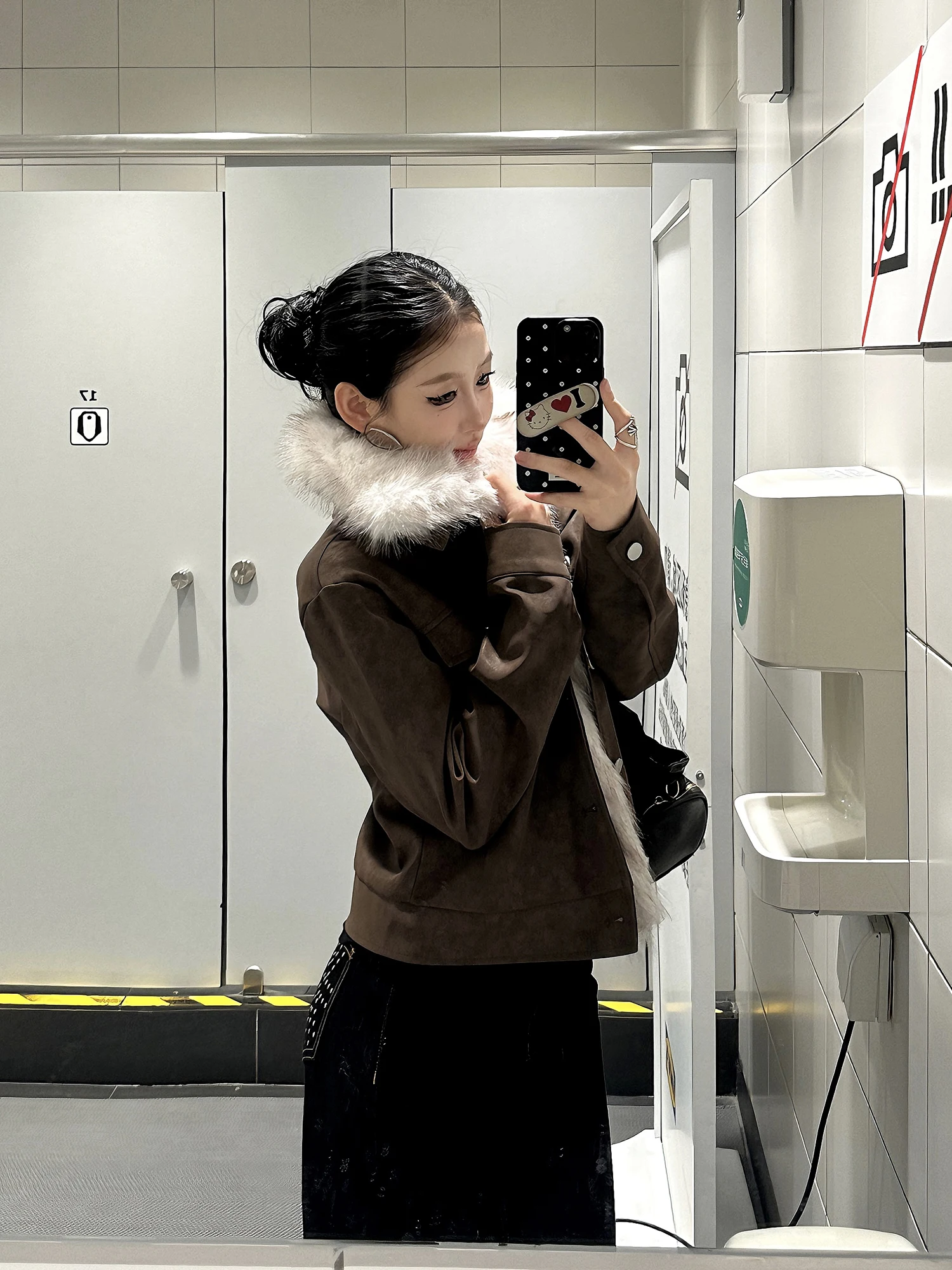 Jaqueta Feminina de Couro Sintético Estilo Americano Retrô Quente para Outono/Inverno, Casaco Acolchoado com Gola de Pele e Efeito Emagrecedor