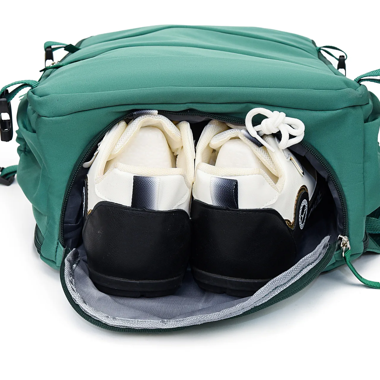 Thumbnail 4 - #3 Best Large Capacity Backpacks to Buy In 2026