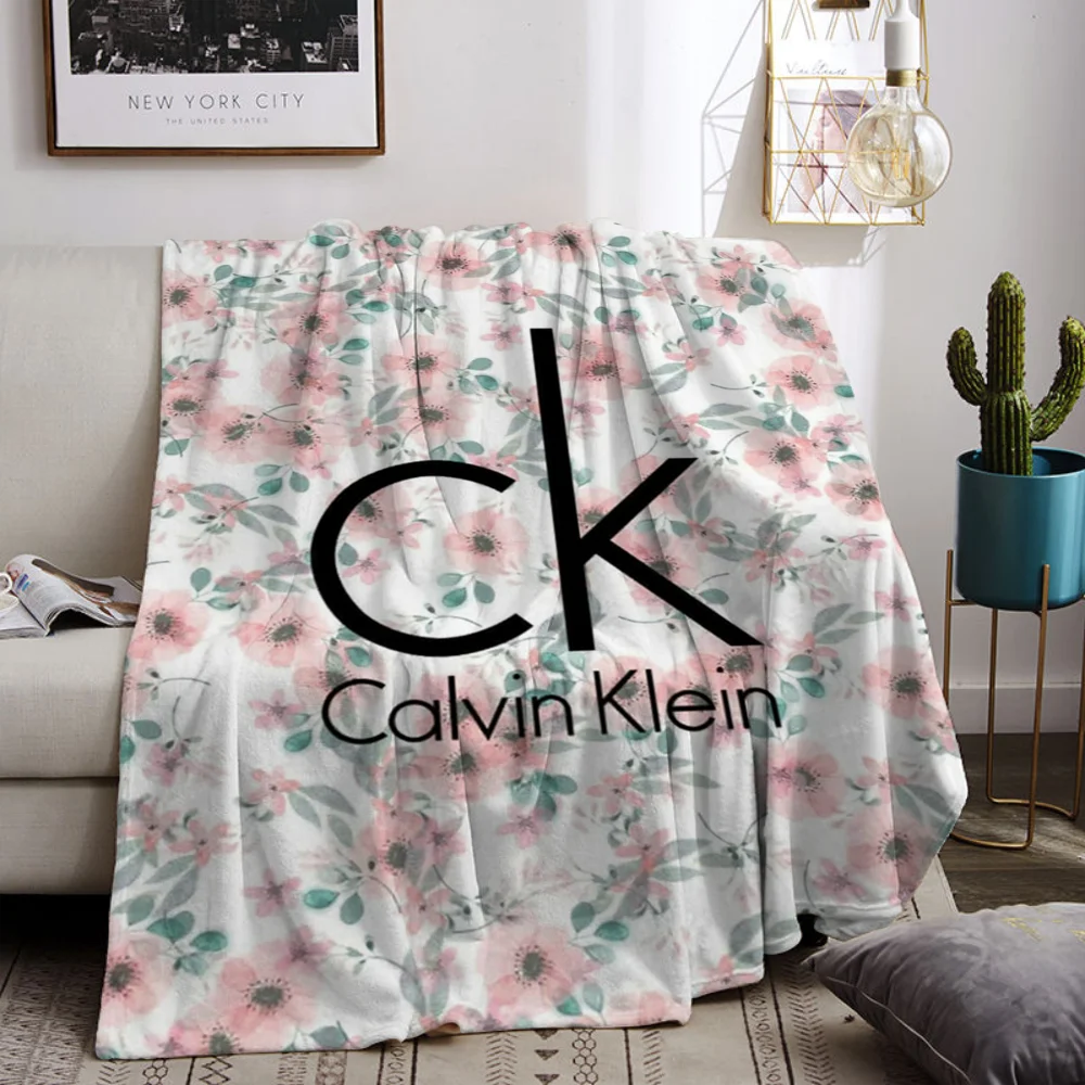 Calvin-KleinS 소파 던지기 담요, 럭셔리 던지기 담요, 푹신한 극세사 침구 침대 담요, 150cm X 200cm 비치 타올 무릎 