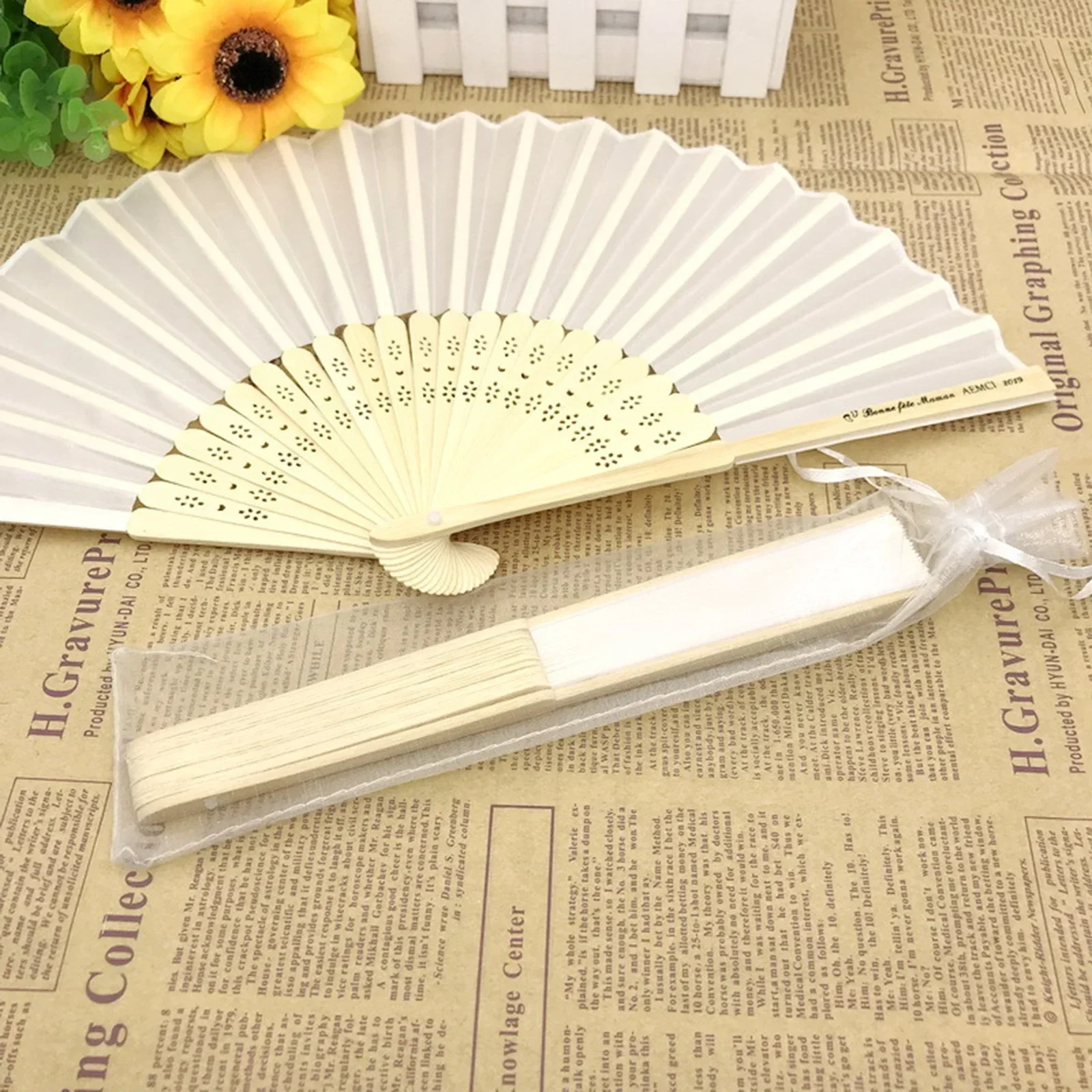 Personalized Custom White Fabric Fans, Wedding Party Favors, Bulk Engraved Cloth Fans, Gifts for Guests