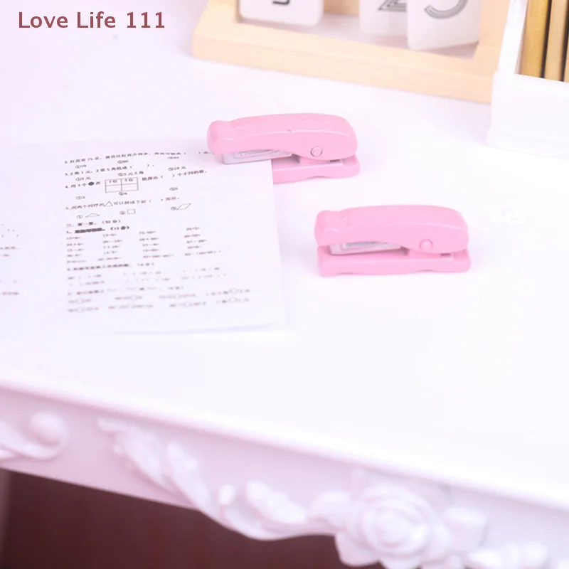 محاكاة جديدة قرطاسية صغيرة جيب دباسة صغيرة/آلة حاسبة تعلم ألعاب تعليمية ديكور مشهد الفصول الدراسية