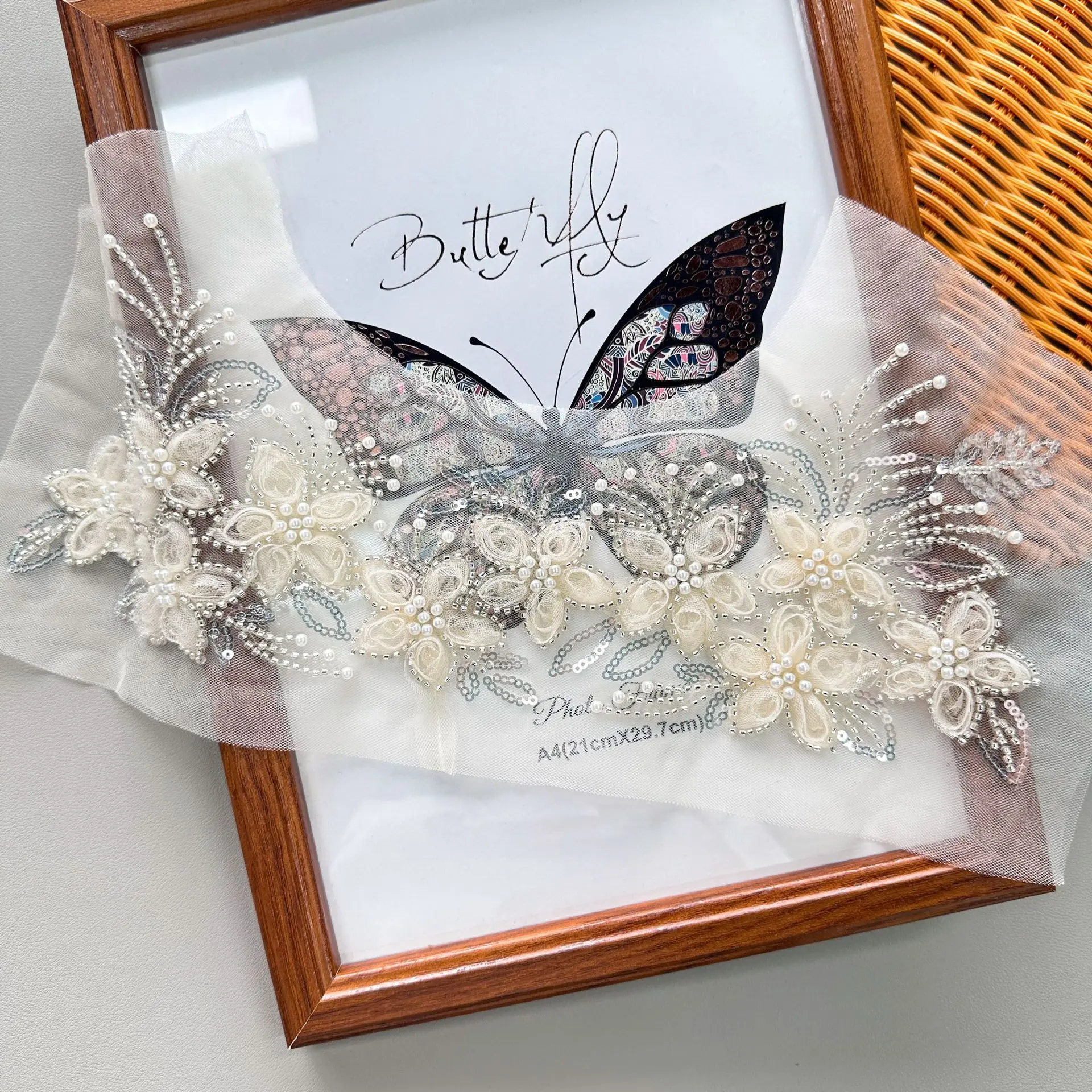Mesh pearl embroidery, three-dimensional embroidery, lace beaded appliqué, wedding dress accessories, fabric patches
