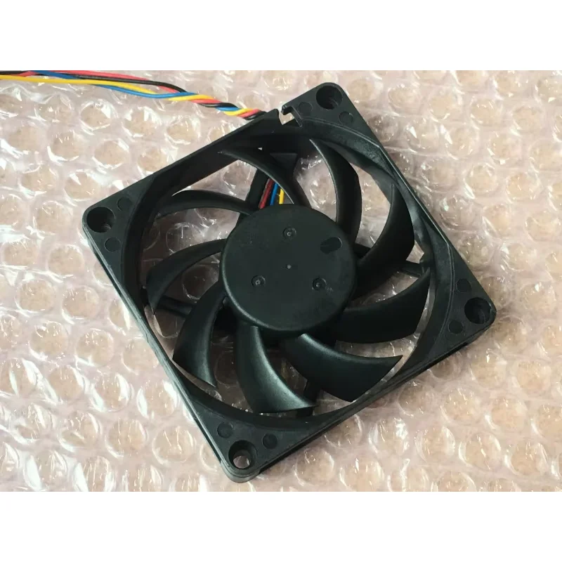 AVC DE07015B12L P071 DC 12V 0.3A 70x70x15mm 4-Wire Server Cooling Fan