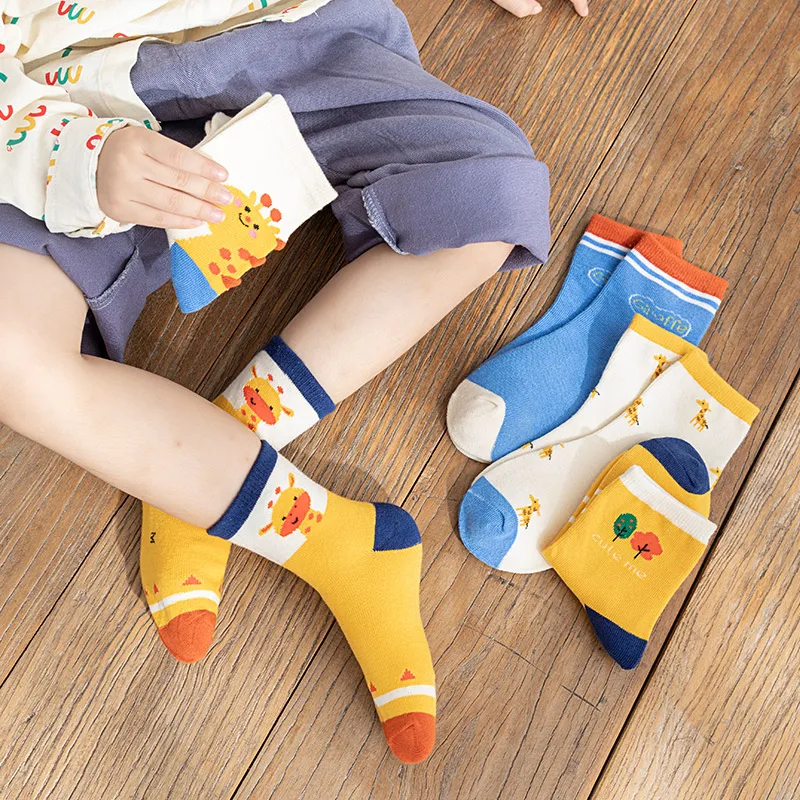 5 pairs of children's socks for spring and autumn warmth and comfort, cute giraffe cartoon socks