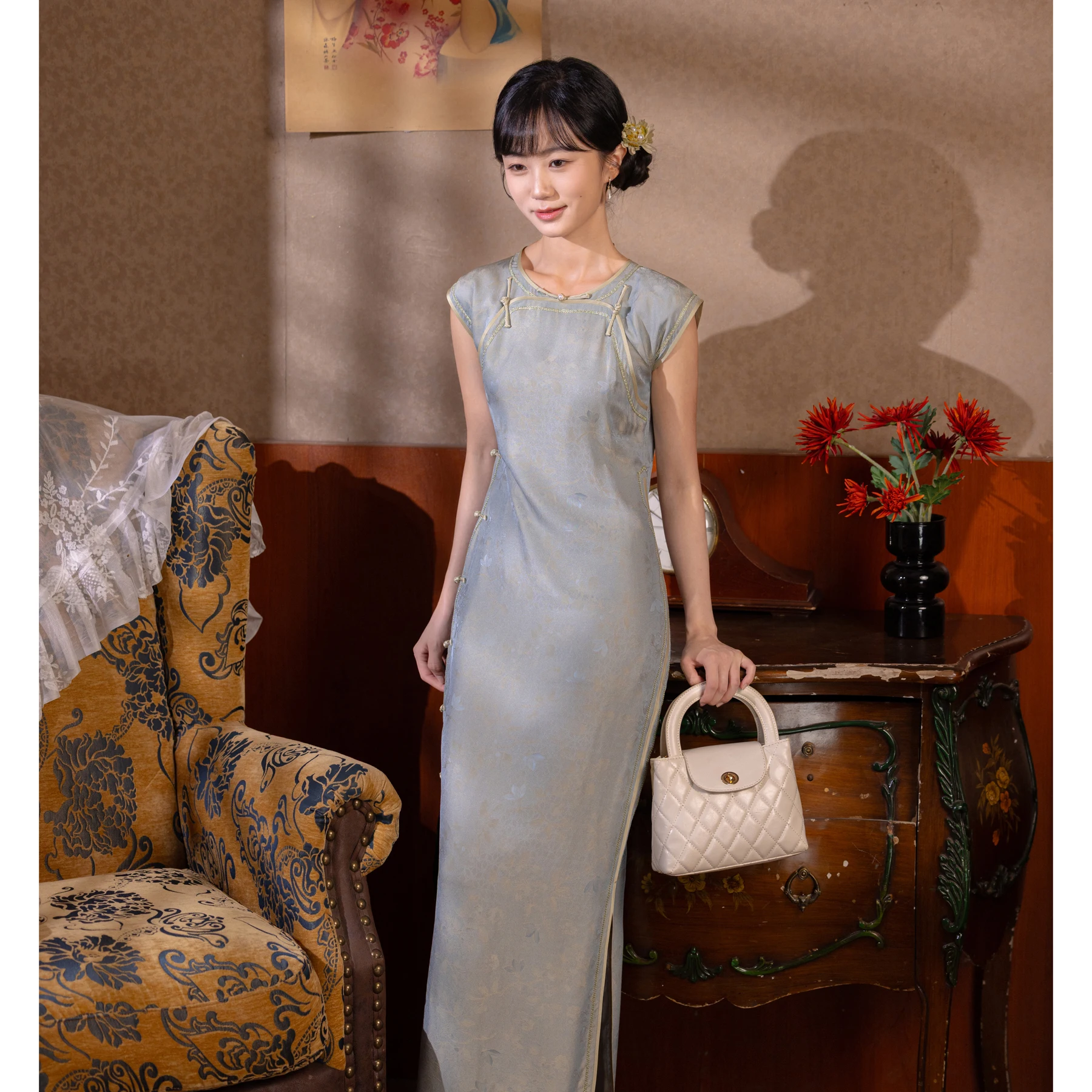 

Традиционная китайская блузка Mu Qingfeng из смесового шелка с вышивкой в сине-золотых тонах, круглым вырезом, прохладная и дышащая, длинная.