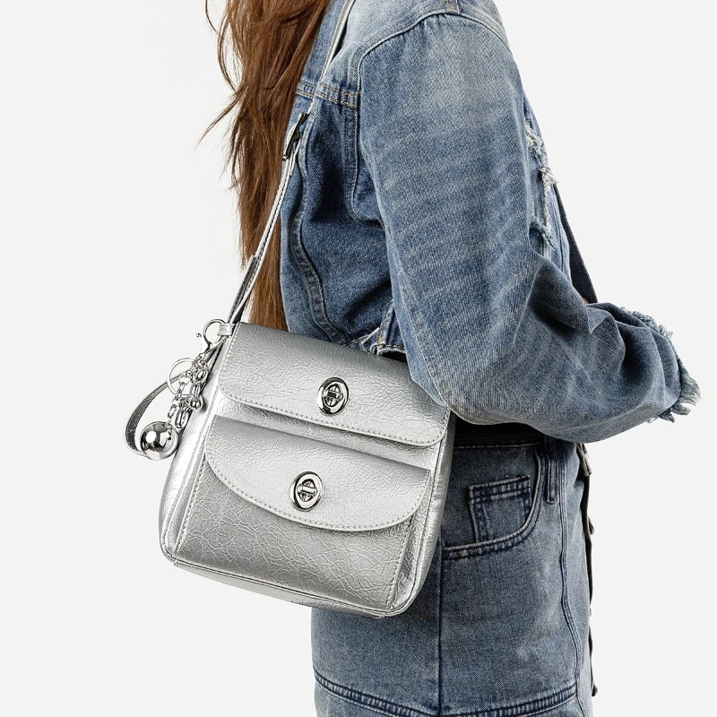 Women's 2026 New Fashion One Shoulder Package Versatile Premium Niche Maple Leaf Pattern Crossbody Bag French Messenger Pack