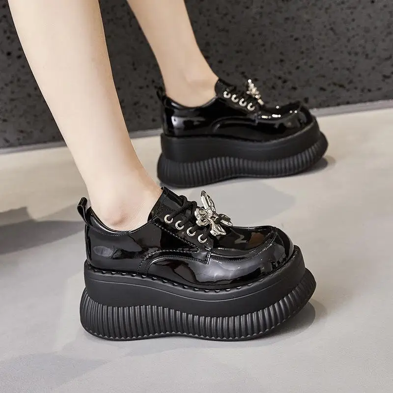 

Women's Thick Bottom Loafers Casual Cross Buckle PU Leather round Toe mid Heel Fashionable British Style Flat Leather Shoes