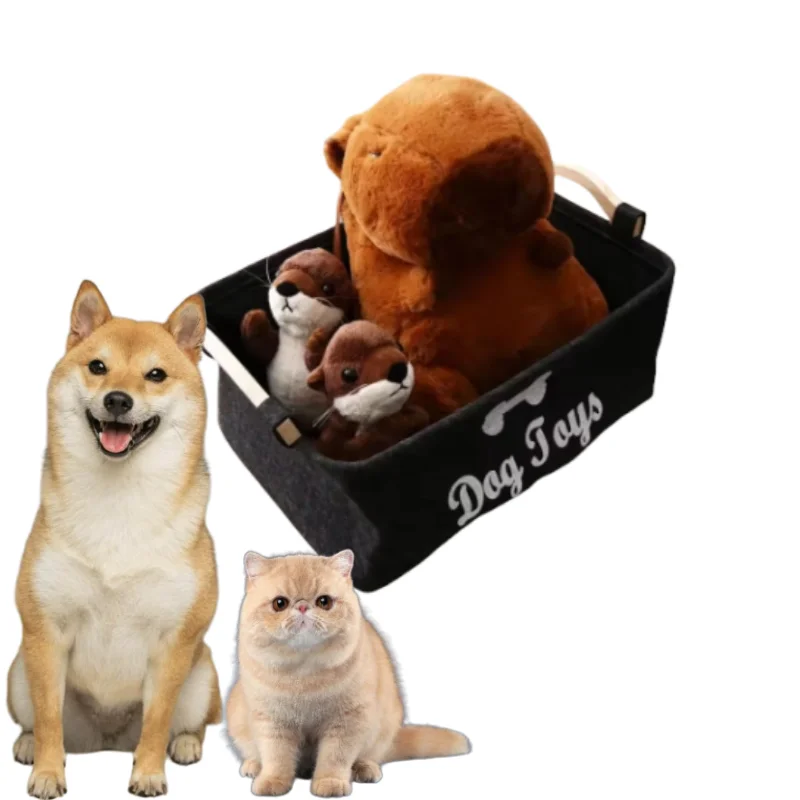 Una scatola portagiochi per cani e gatti con vari stili e tipi, realizzata in feltro e non sbiadisce.