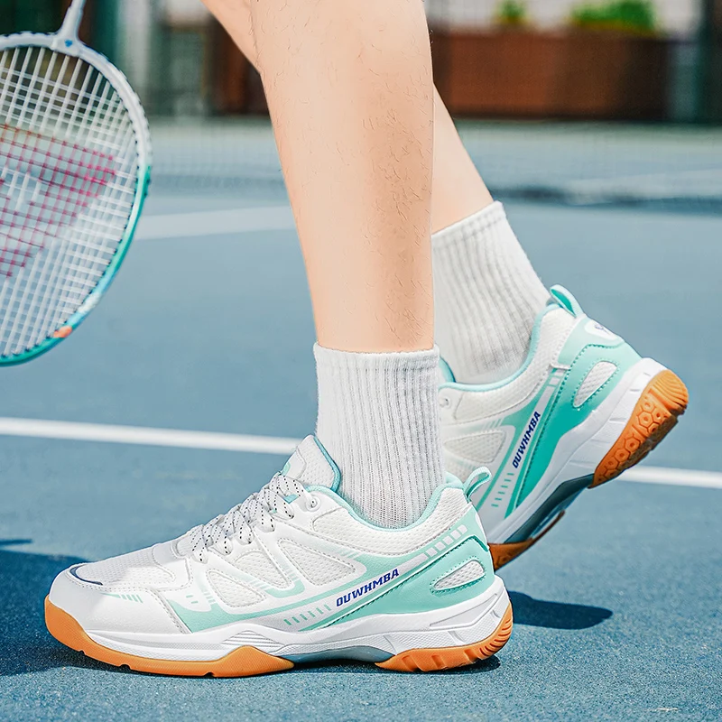 

2025 New Volleyball Shoes Men's Outdoor Fitness Badminton Shoes Mesh Breathable Lightweight Training Shoes