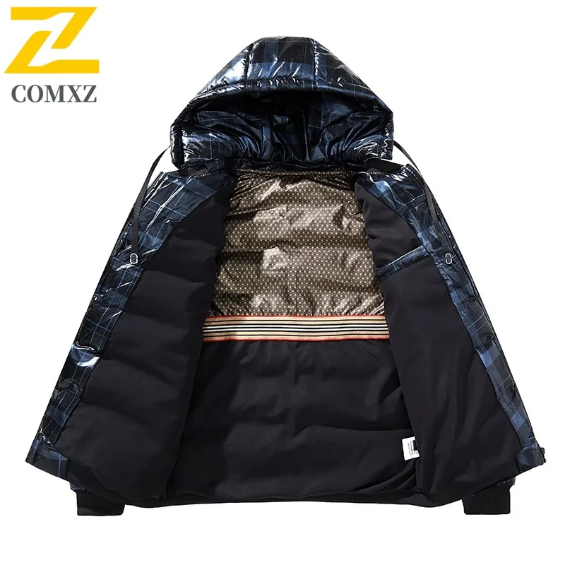 سترة مبطنة للرجال من COMXZ، مع قلنسوة للتزلج في الهواء الطلق، سترة سميكة دافئة، تصميم لامع، معطف شتوي خفيف الوزن للسفر #4